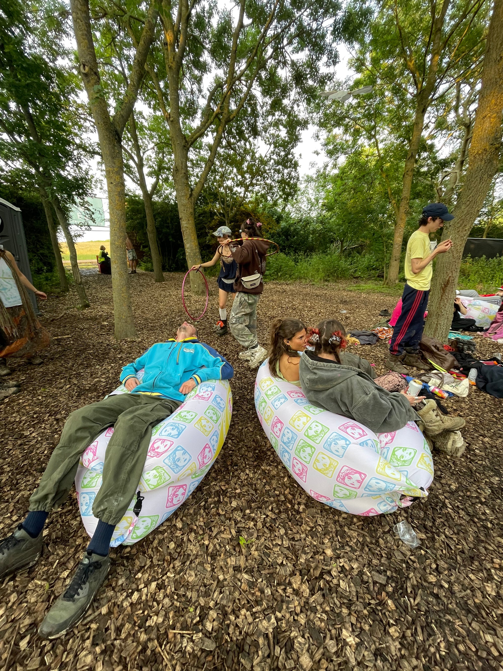 packable air lounger
