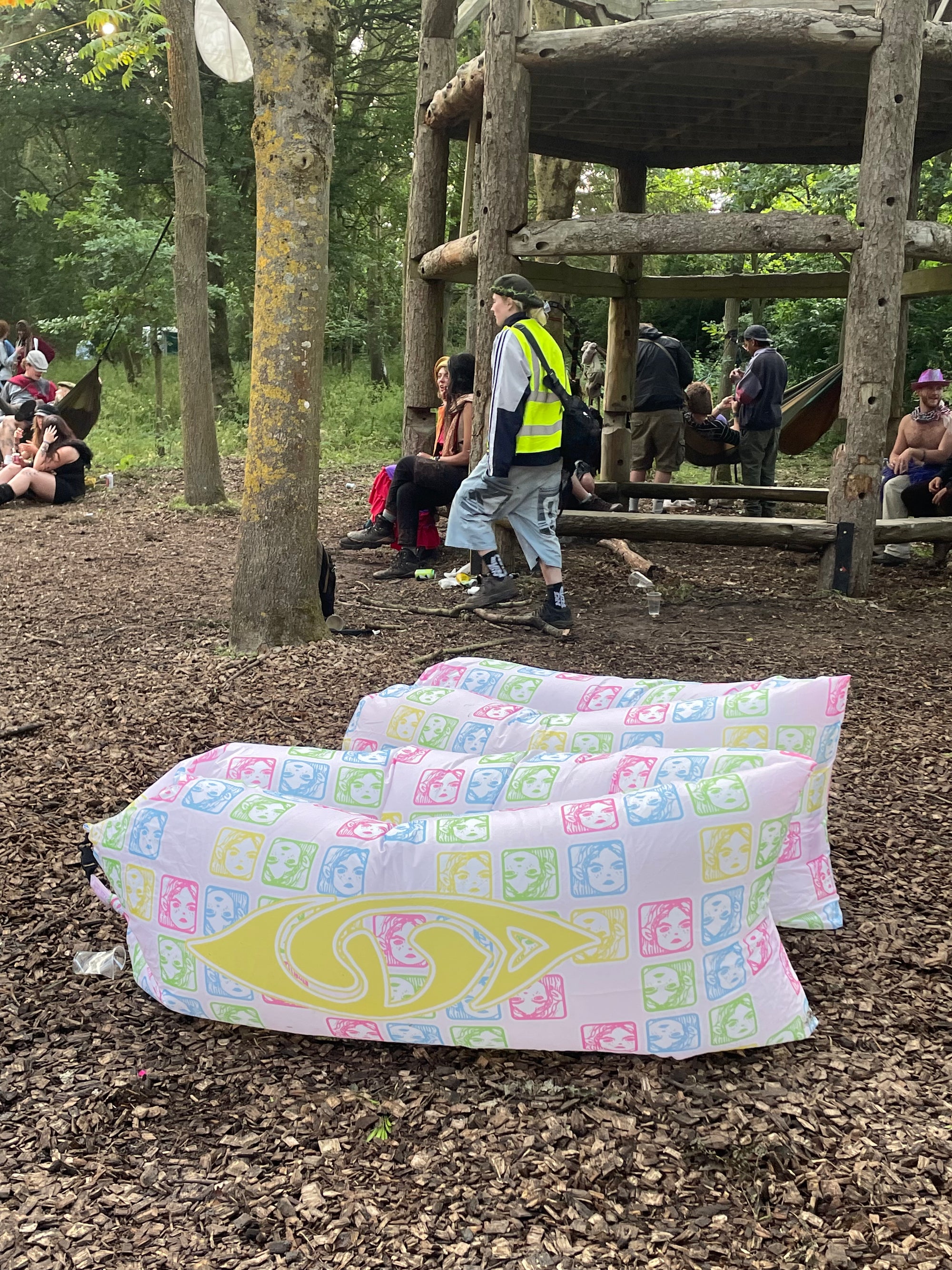 packable air lounger